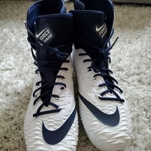 NEW NIKE FORCE SAVAGE FOOTBALL CLEATS SIZE US 15